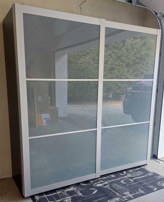 Szafa Ikea PAX z przeszklonymi drzwiami