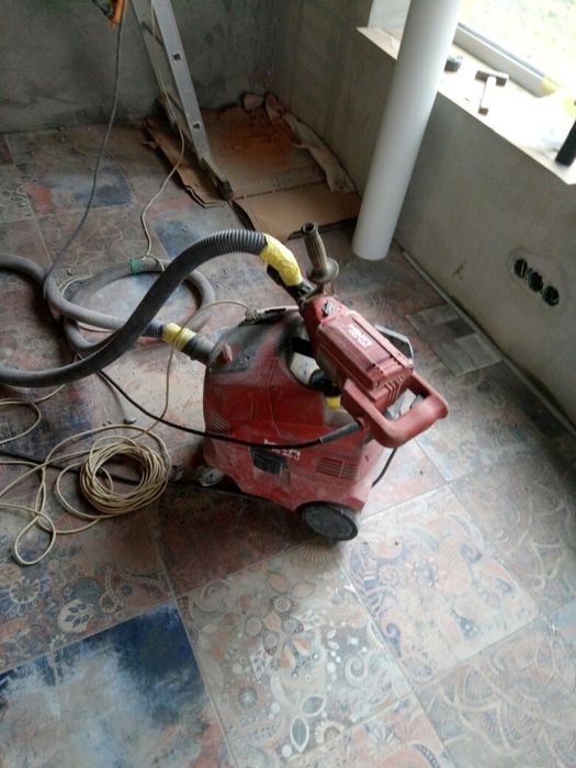 Алмазне Сверління  З пиловидаленням в важкодоступних місцях