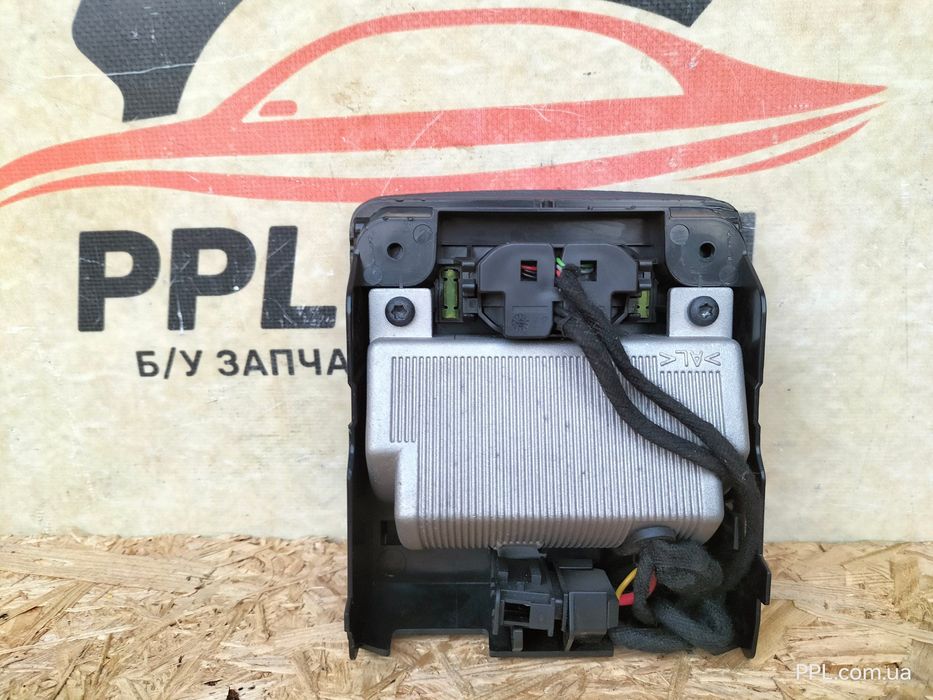 VW Jetta V 05-11 инвертор преобразователь напряжения 230V 150W