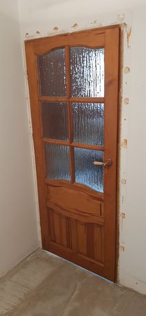 Drzwi drewniane lakierowane z ościeżnicami