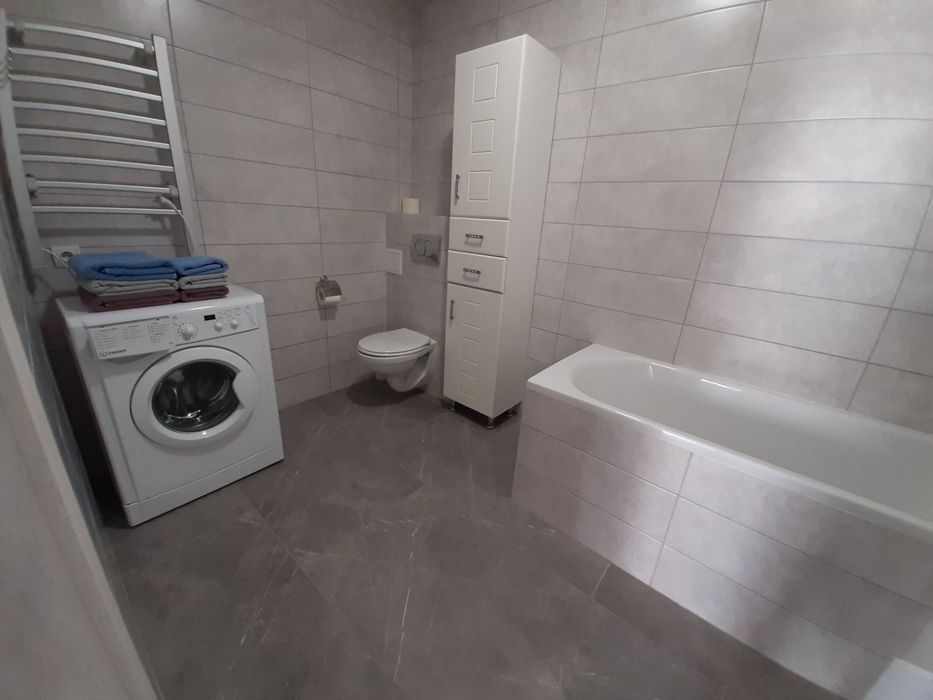 Нова 3 кімн. кв. в самісінькому центрі міста з приват. парковкою.