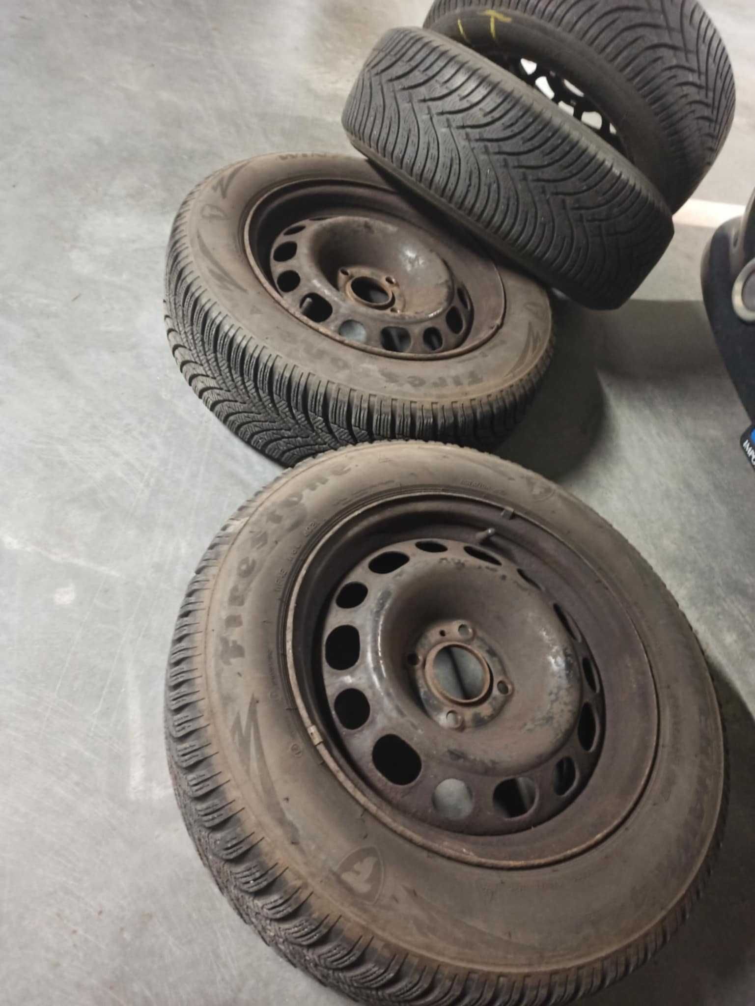 Felgi stalowe 15" 4x108 z oponami zimowymi + kołpaki