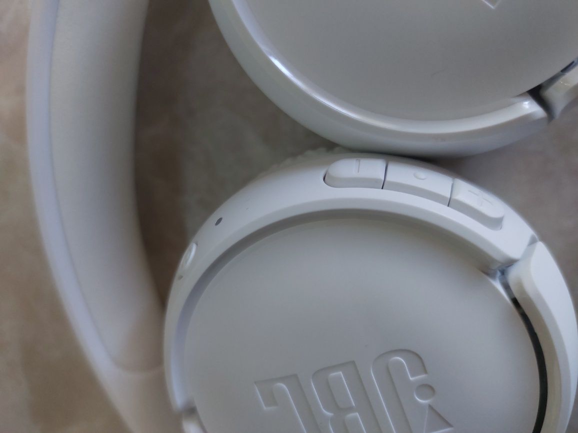 Навушники JBL tune 520BT white