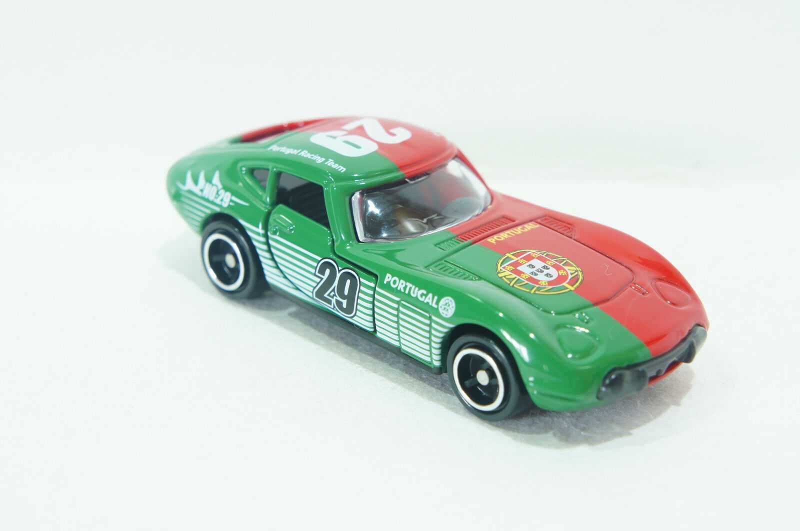 Toyota 2000 GT - Takara Tomy Tomica Apita - Portugal Flag - 1/59