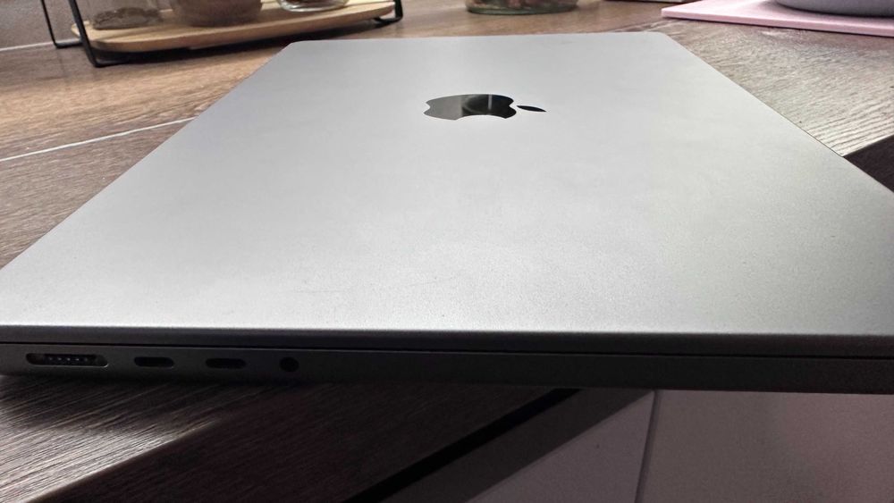 MacBook Pro 14" M1 Space Grey (MKGP3)
