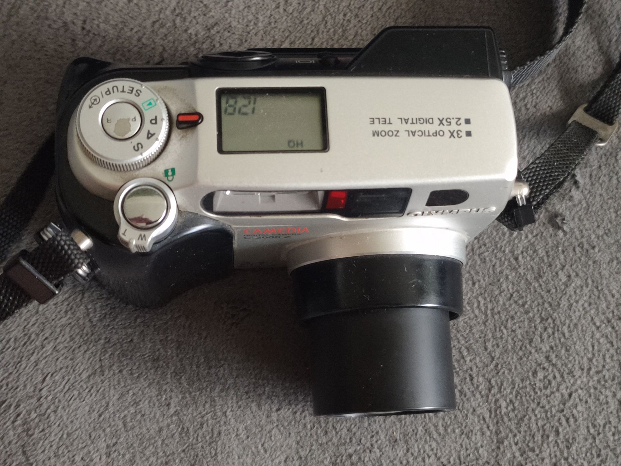 Olympus C-2000Z .