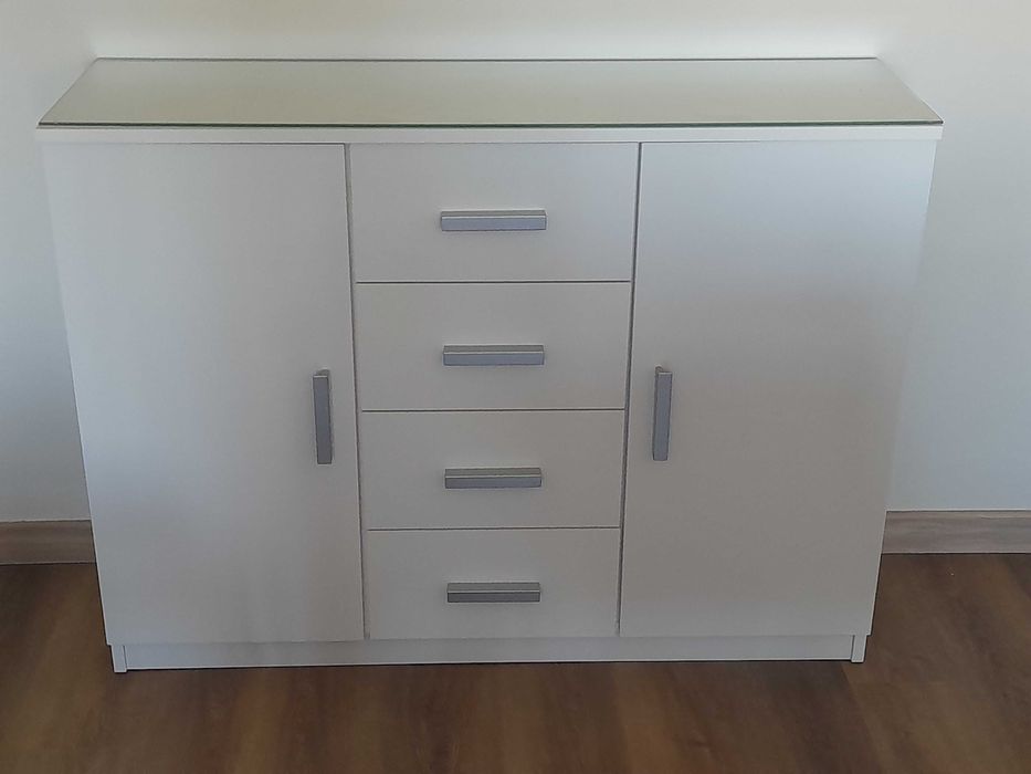 Aparador de 2 portas e 4 gavetas com tampo de vidro em PERFEITO estado