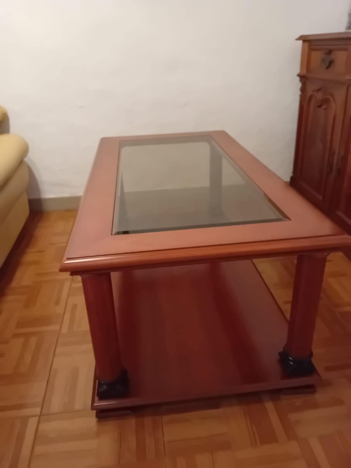 Mesa centro com vidro