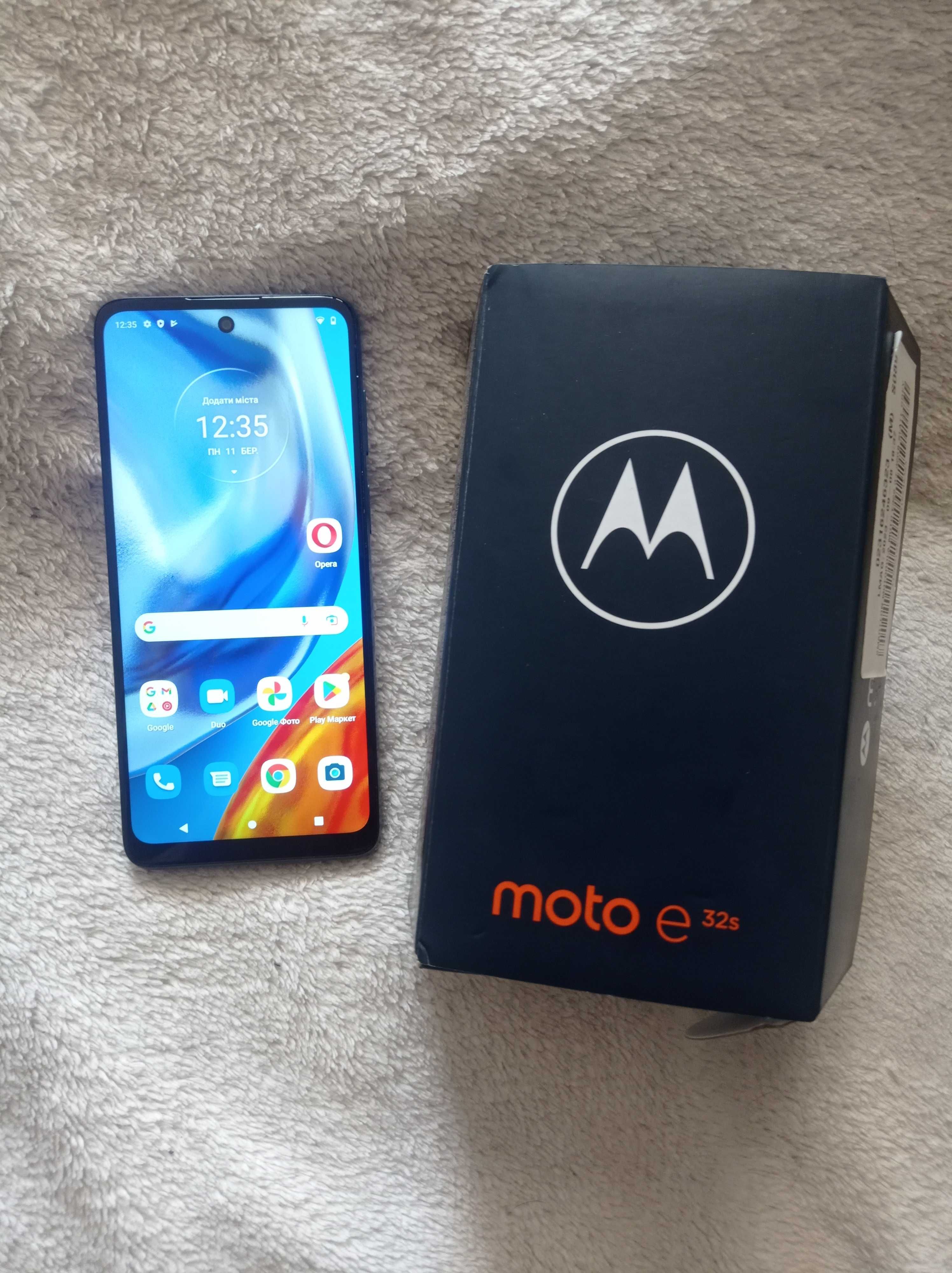 Смартфон Motorola E 32s 2023 року випуску