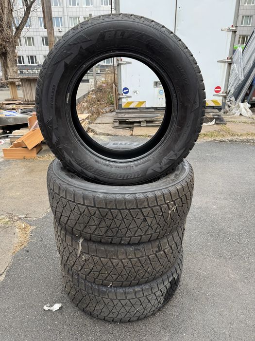 265/60 R18 Bridgestone blizzak DMV2 комплект зимової гуми