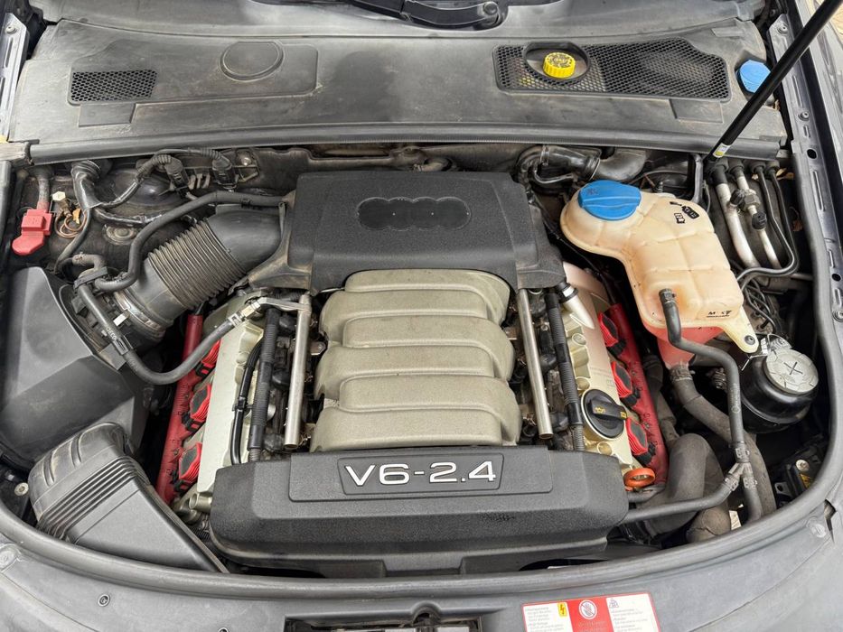 Продам Ауди А6С6 2.4 бензин
