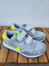 Buty dziecięce Nike rozmiar 33,5