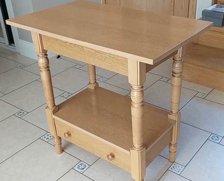 Mały stolik do salonu