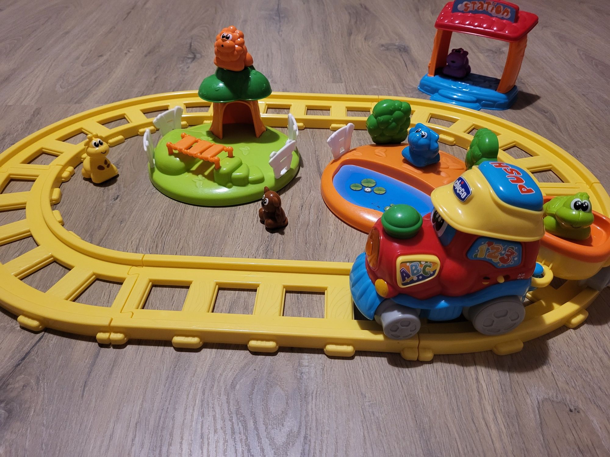 Chicco pociąg interaktywny safari