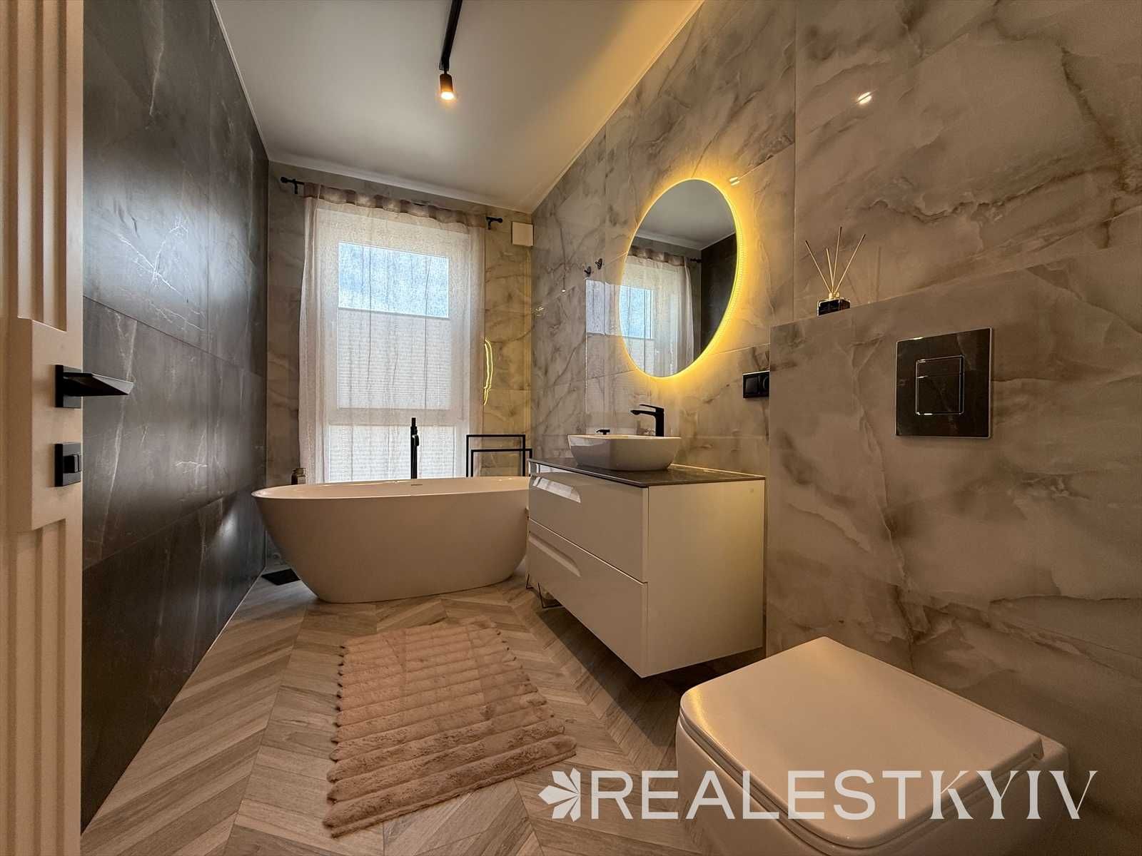 Сучасний будинок з ремонтом і меблями на Осокорках (Osokor Residence)