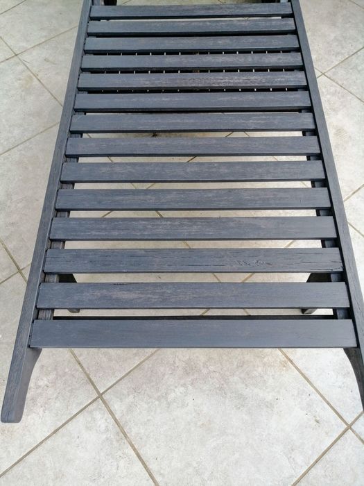 Leżak ogrodowy drewniany z poduszką