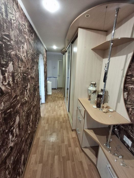 Продається, трикімнатна квартира, Кущівка.