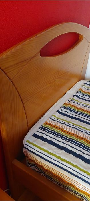 Quarto em pinho mel  solteiro