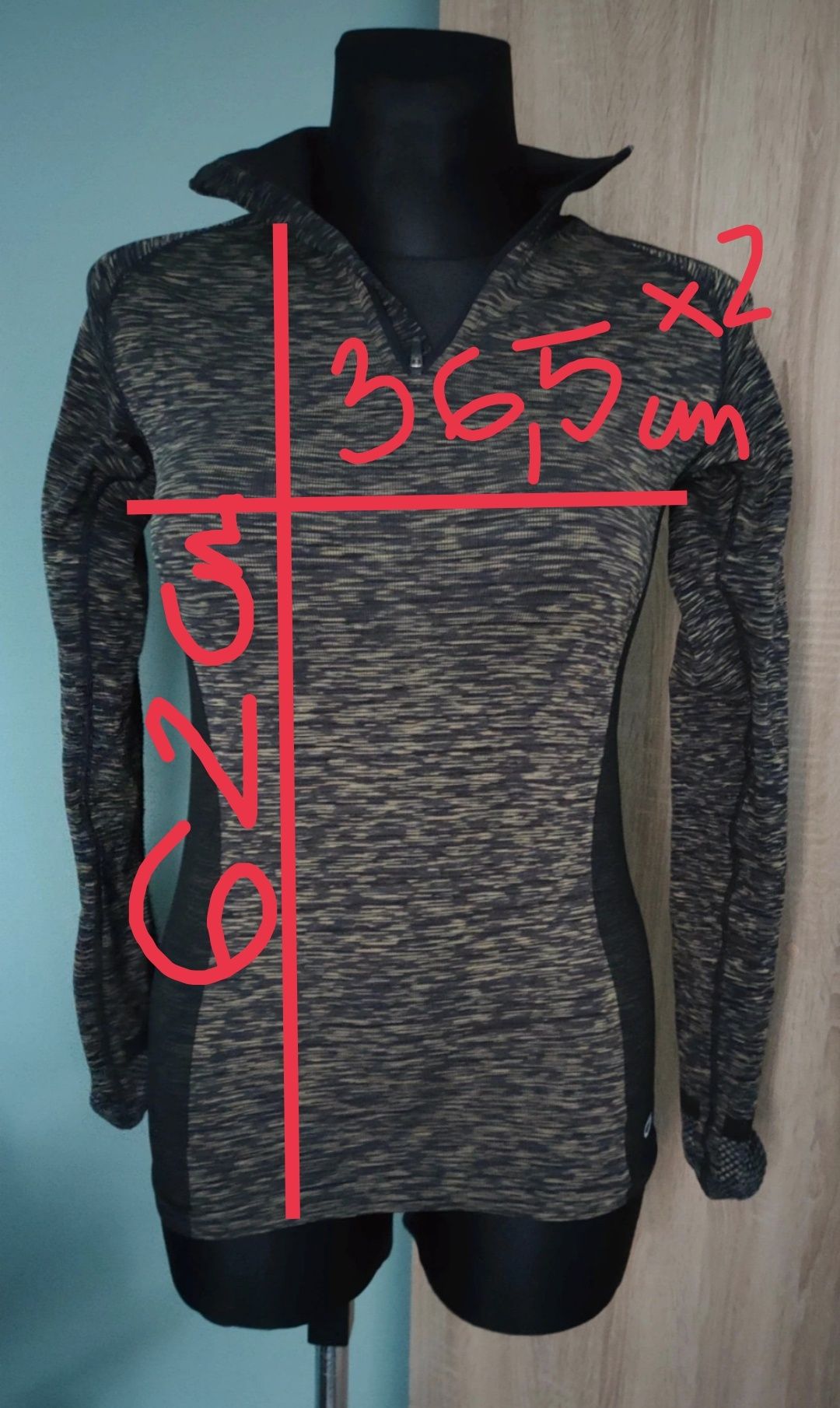 Bluzka sportowa.