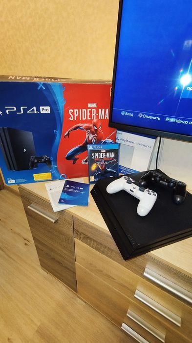 Приставка SONY PS 4 PRO 1 TB CUH7116B