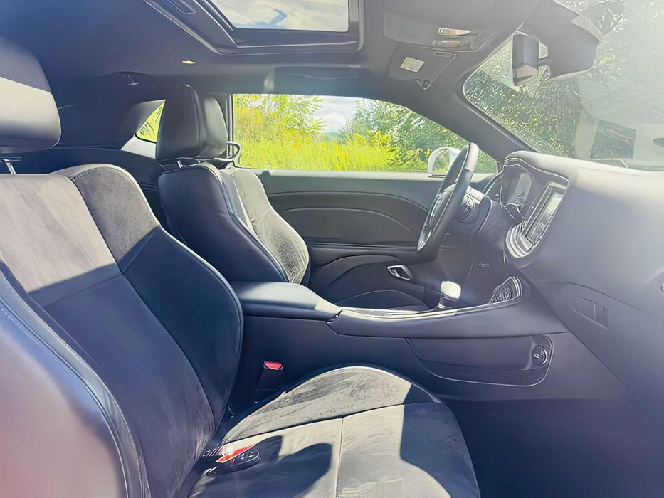 Dodge Challenger      2018