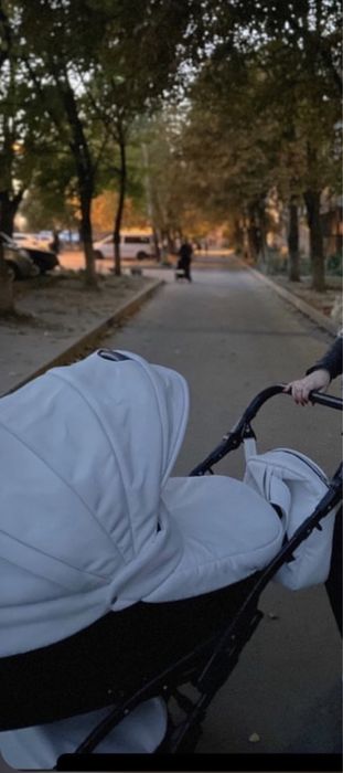 Дитяча коляска 2 в 1 donatan delux 8 біла шкіра