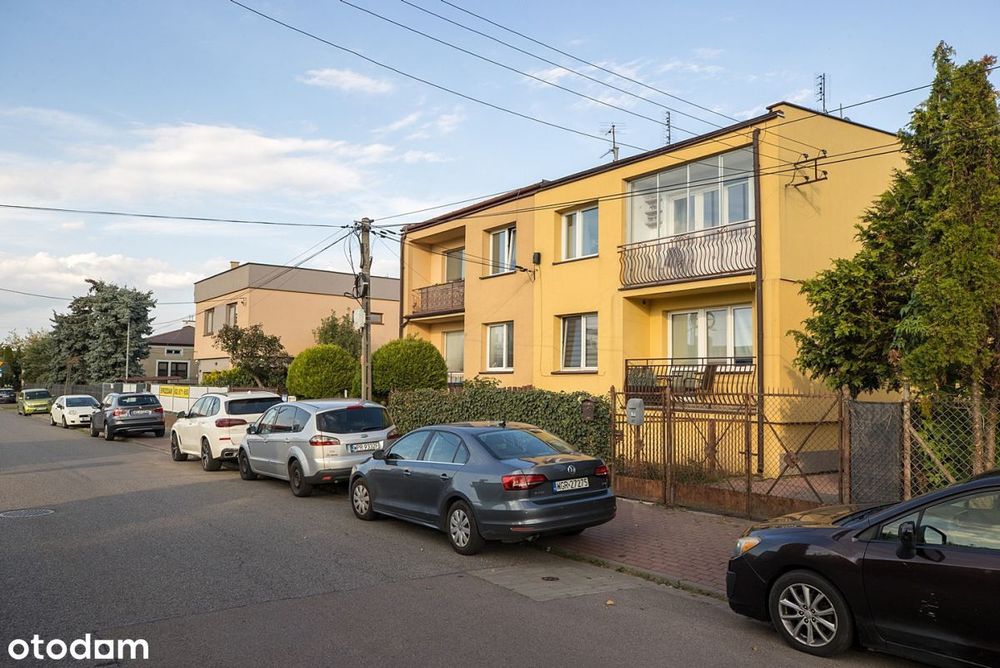 Dom inwestycyjny Okęcie – 3 mieszkania