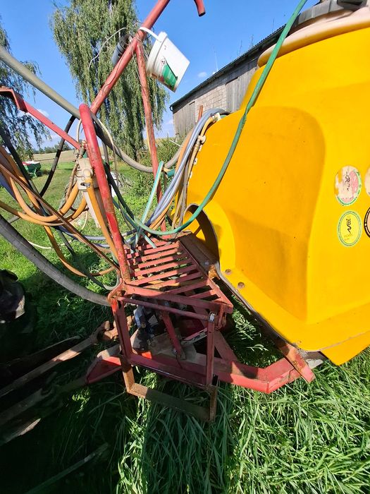 Opryskiwacz ciągany MOSKIT 1200L 12/13,5M