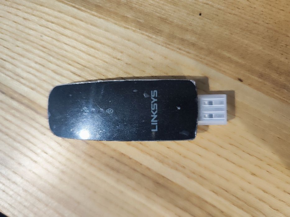 Мережевий адаптер Wi-Fi Linksys AC1200 (WUSB6300)