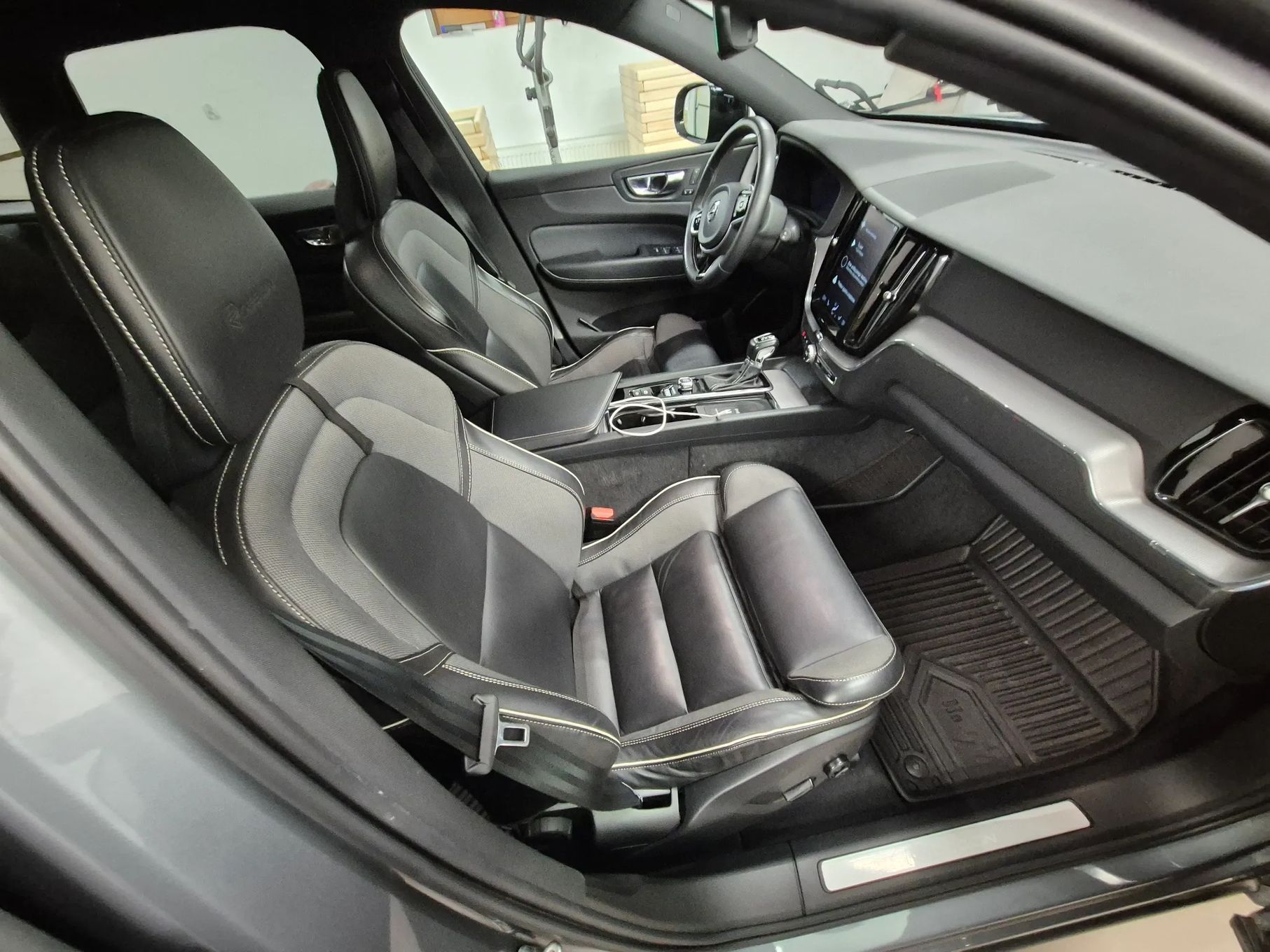 Volvo XC 60 T5 R-design AWD, Led Active beam, Polska 100% oryginał ACC, krajowy