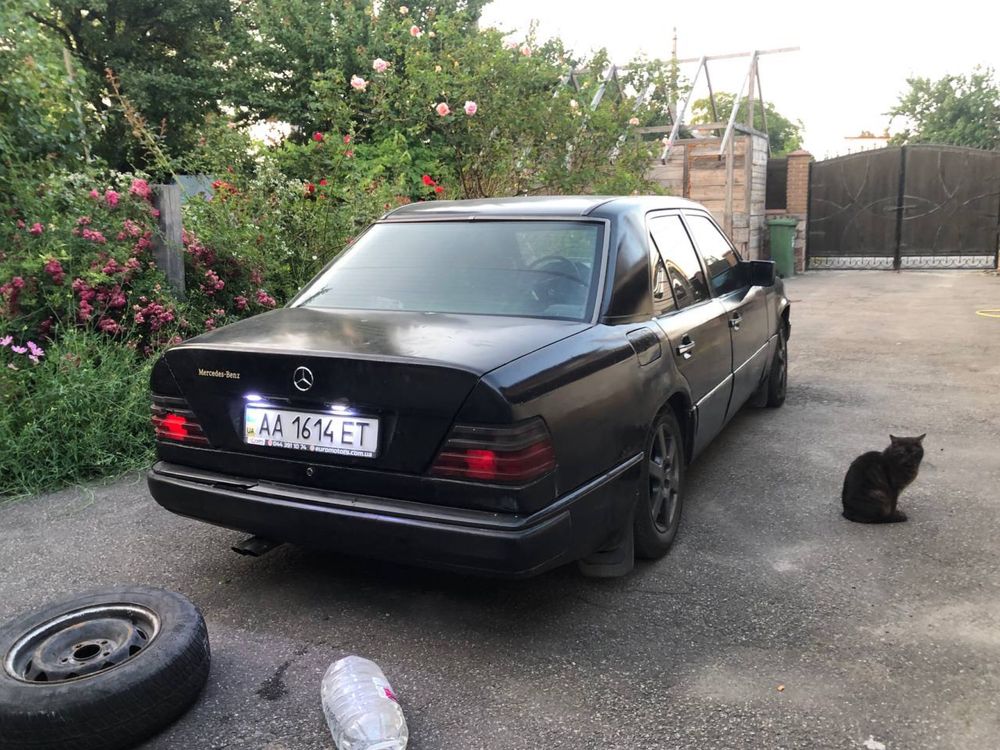 Mercedes w124 260e