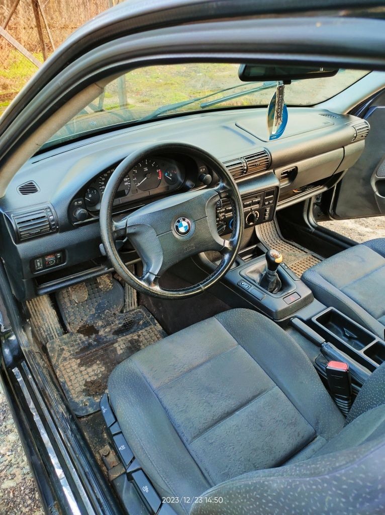 BMW 316i. E 36 Compact