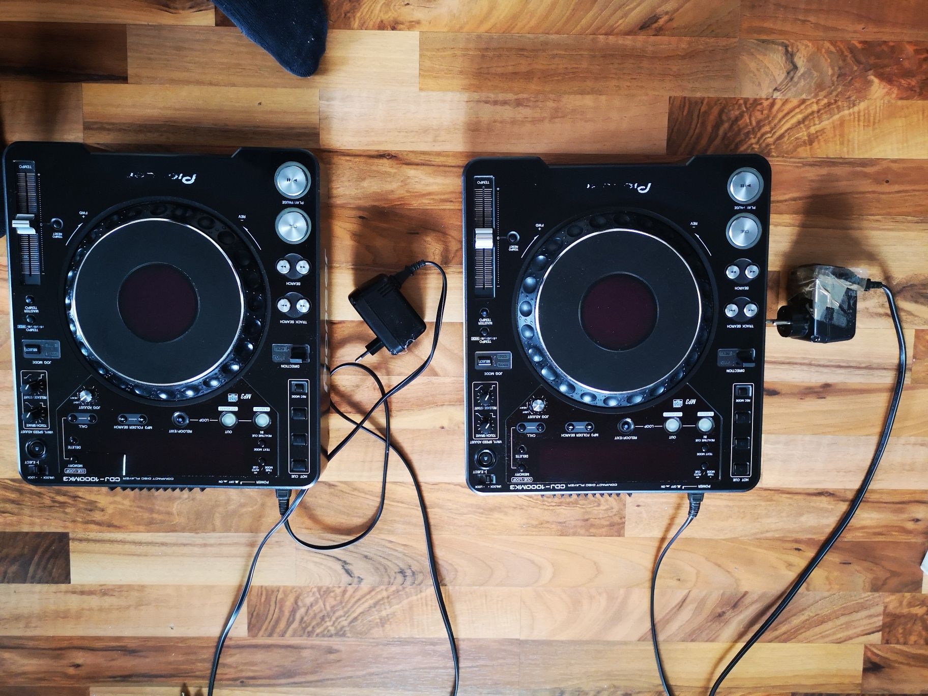 2x Pioneer CDJ 1000 MK3 + CASE