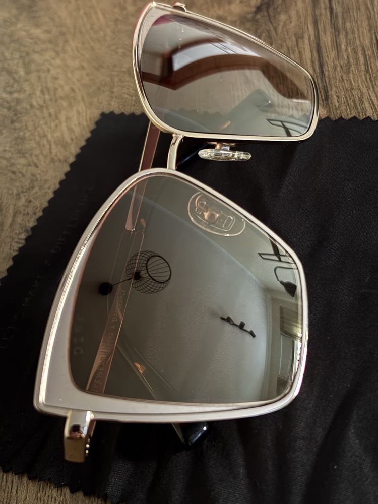 Óculos de sol espelhado DIFF Eyewear