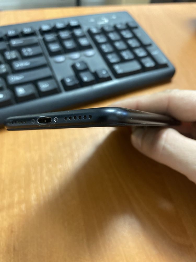 iPhone 7, 32Gb неверлок, чистий, власник
