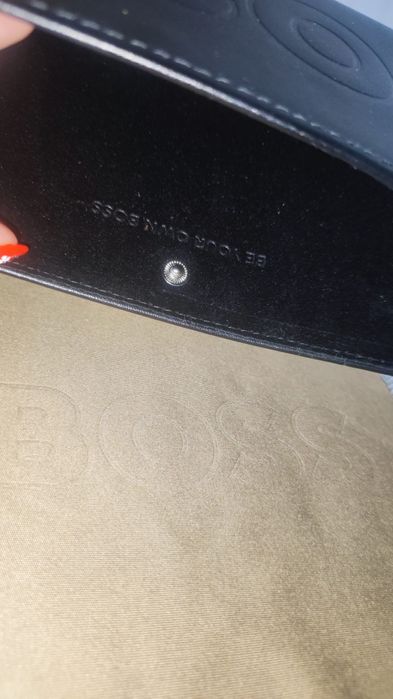 Hugo Boss etui do okularów