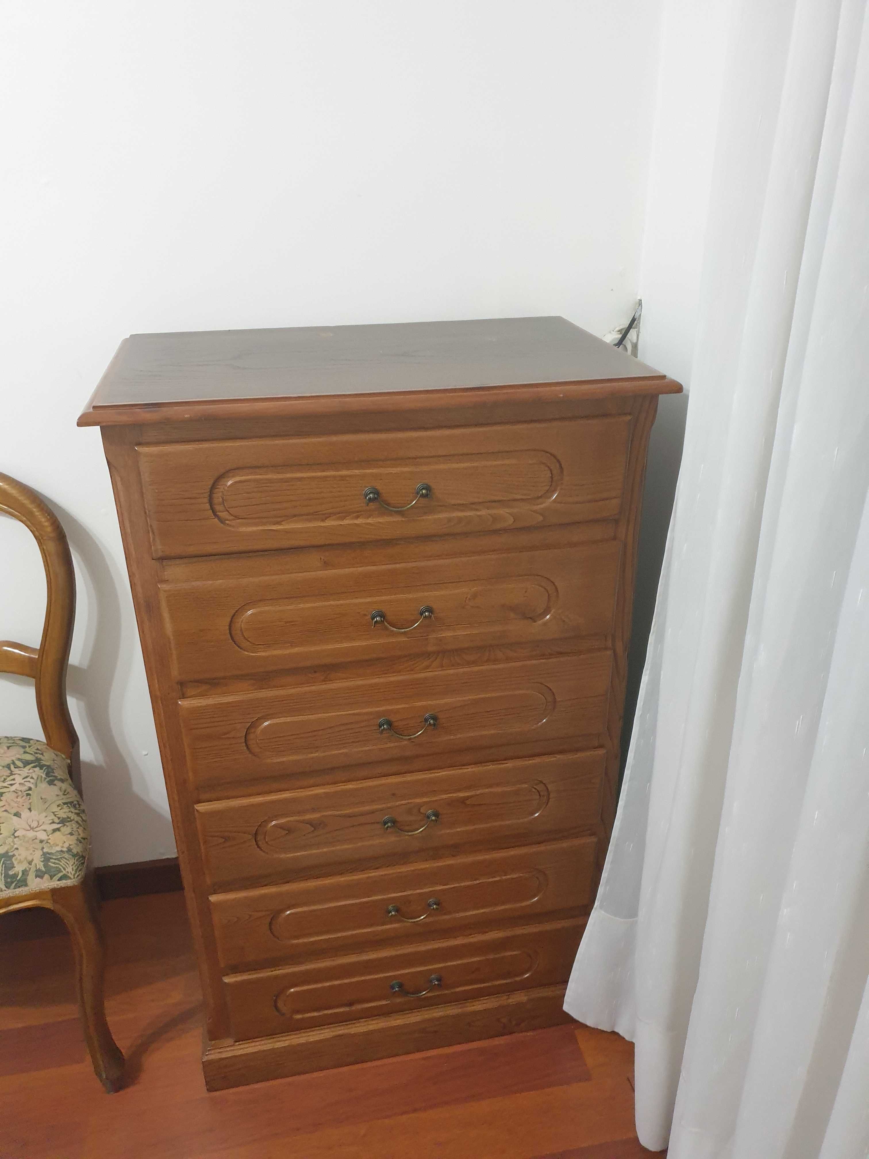 Quarto de casal em bom estado
