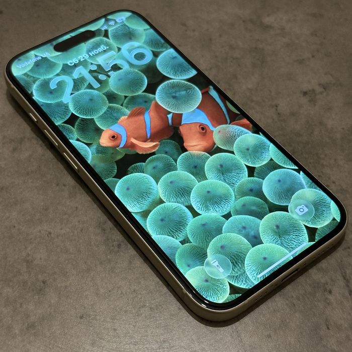 Apple Iphone 15 yellow