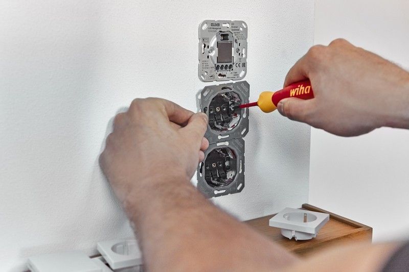 Wkrętak Z Magazynkiem Bitów Pocketmax Electric, 4 Bity