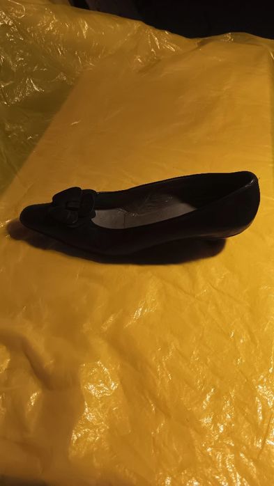 Sapatos salto baixo