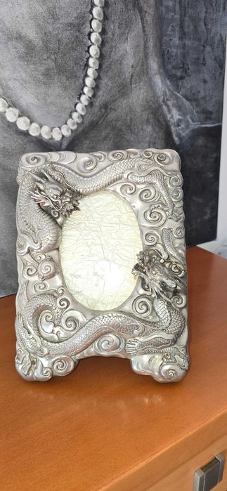 Modura oriental antiga em prata trabalhada