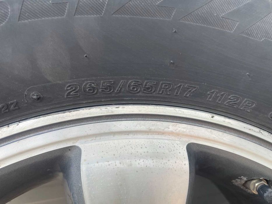 Шини Bridgestone blizzak 265/65 R17