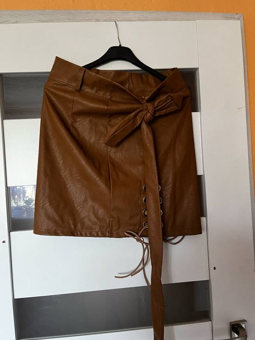 Skórzana spódnica mini rozmiar L