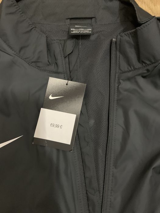 Ветровка Nike нова