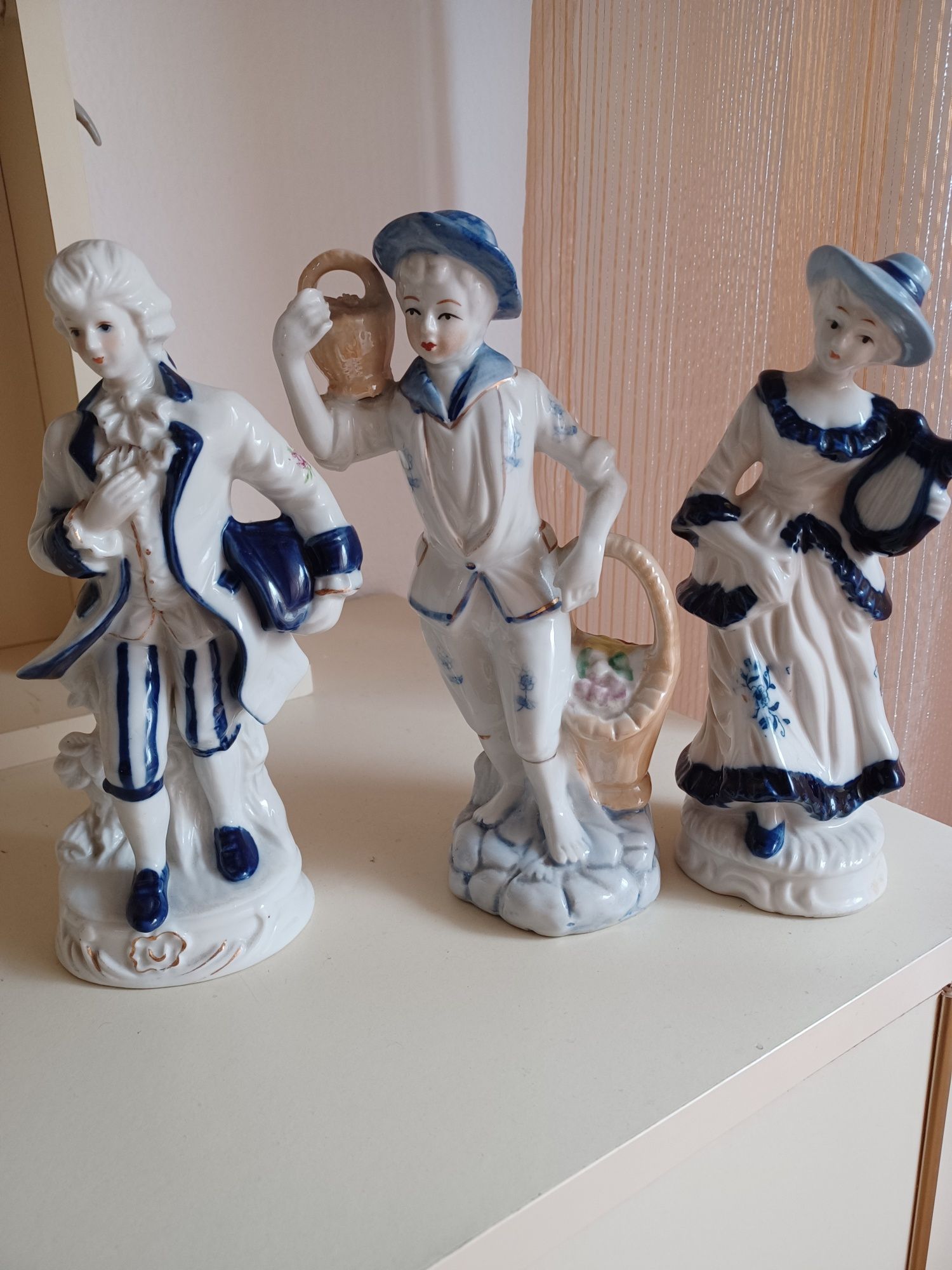 3 bonecos de decoração, imitar o antigo.