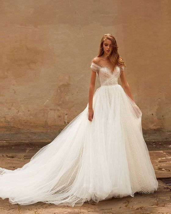 SUKNIA ŚLUBNA z Salonu Sukni Ślubnych Madonna