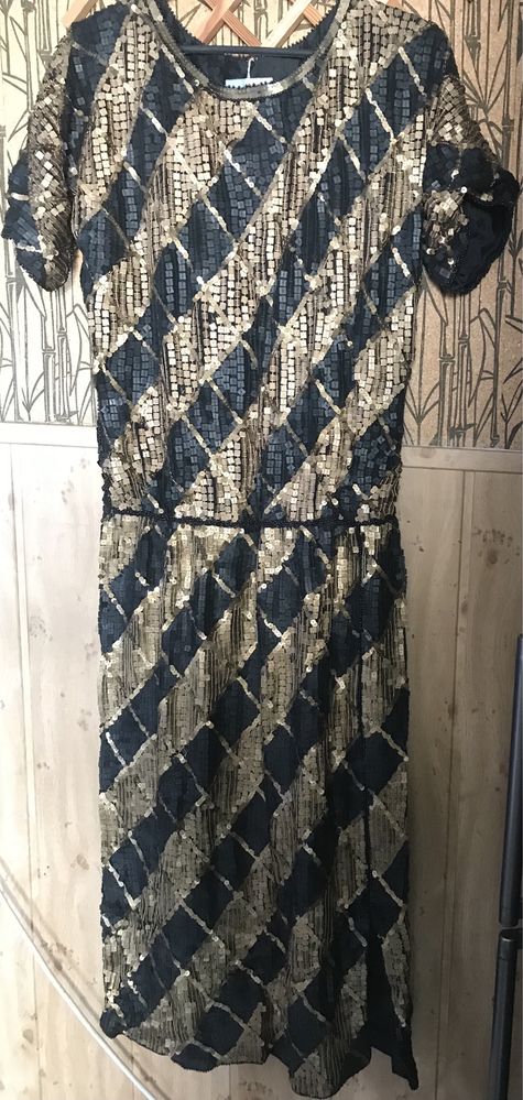 платья на выпускной S,M,XL ,платье облегающее раз.S
