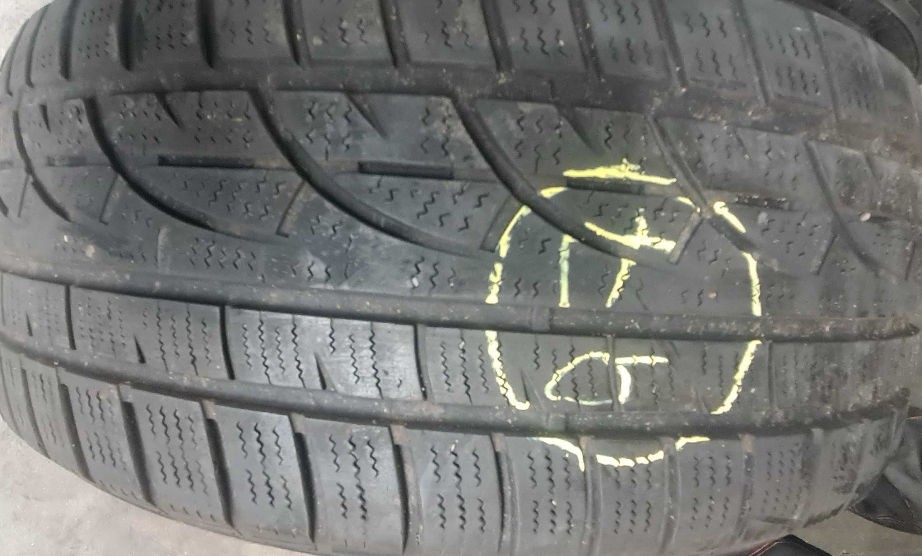 Opony osobowe 235/55R17 Hankook *S ZIMA