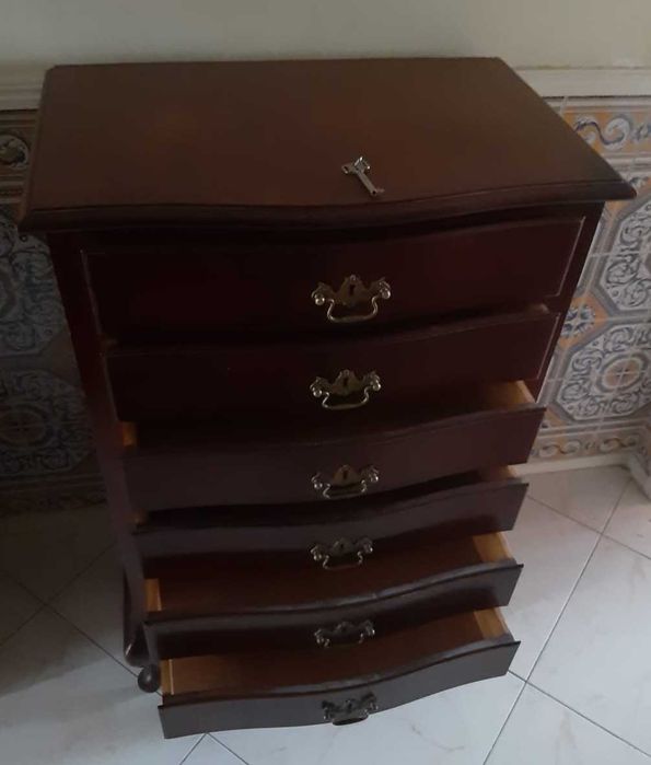 Móvel Cómoda Olaio vintage  – anos 50, de madeira maciça