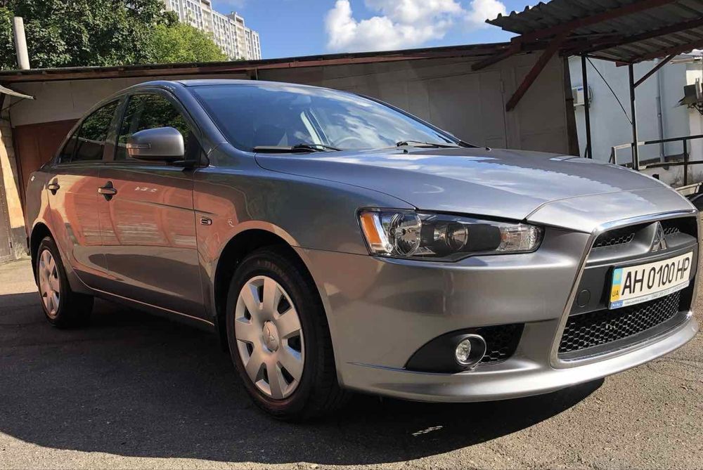 Продам  своє авто  Lancer X (выпуску.  11.2015) в надійні руки)